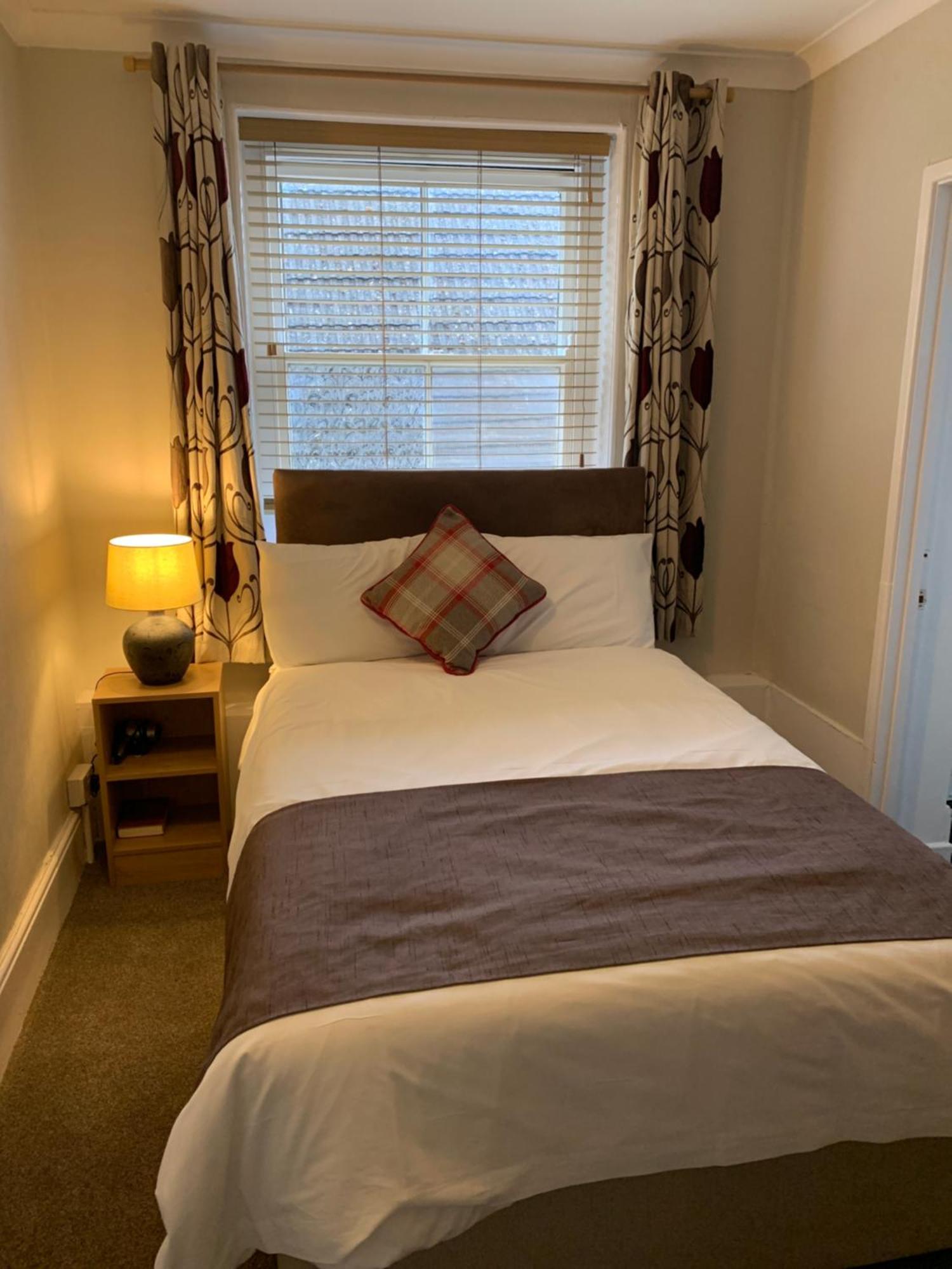 White Hart Hotel Cricklade Buitenkant foto